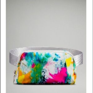 Lululemon Everywhere Belt Bag